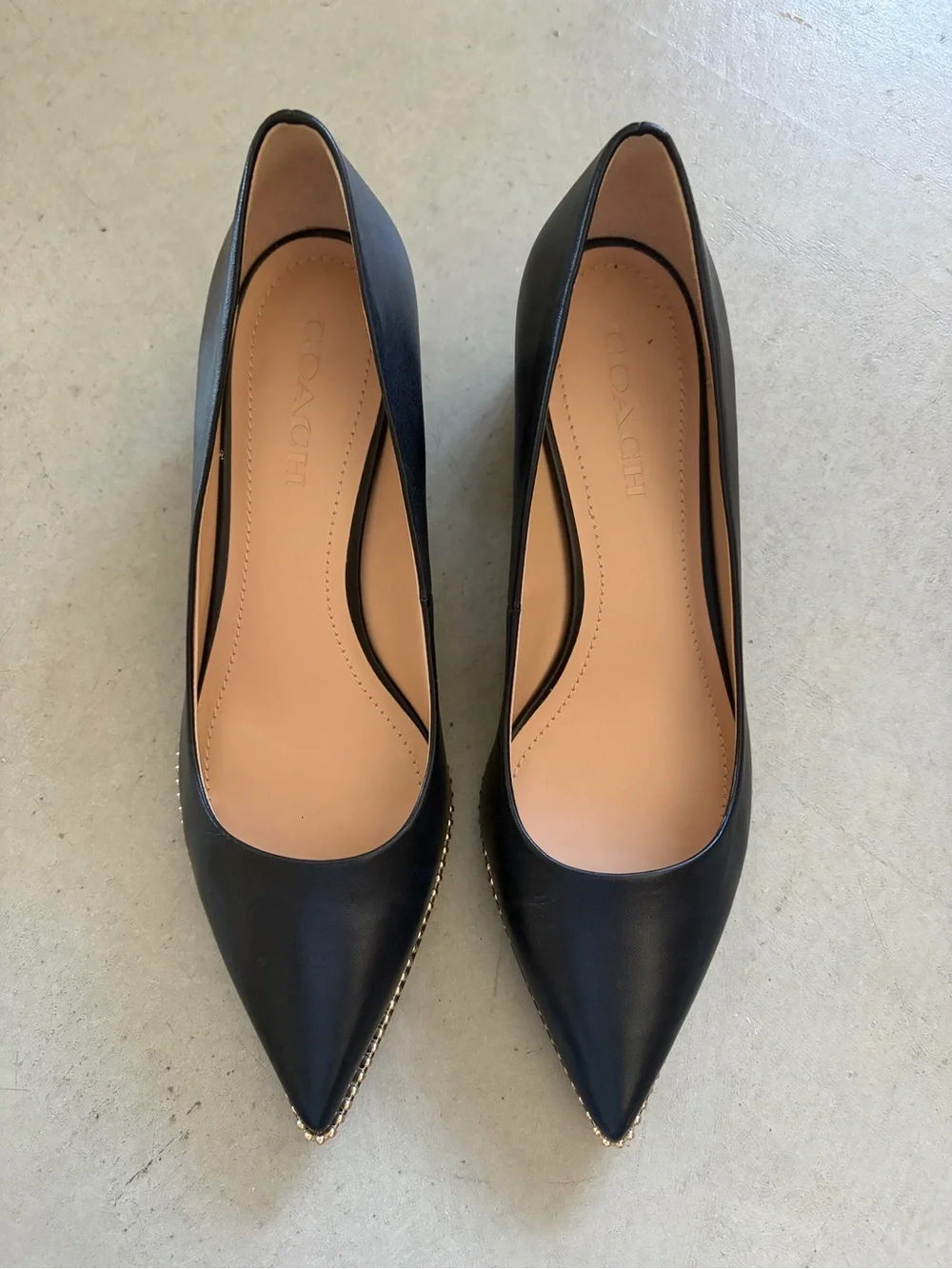 Coach Willa Pump